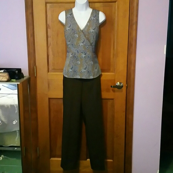 Old Navy sleeveless top - Picture 3 of 5